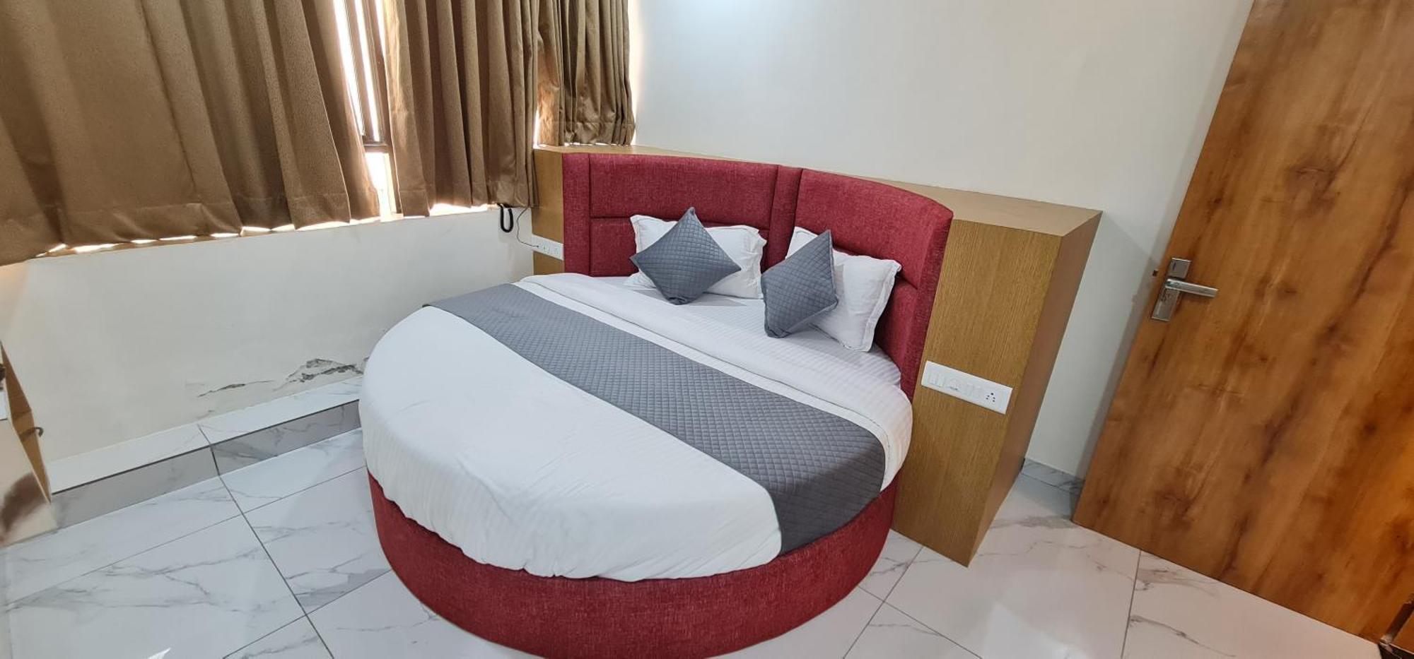 Hotel Vivan วาโดดารา ภายนอก รูปภาพ