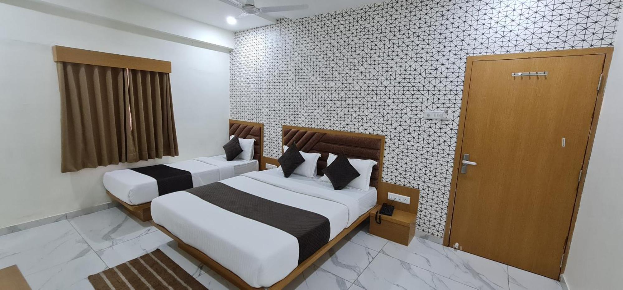 Hotel Vivan วาโดดารา ภายนอก รูปภาพ