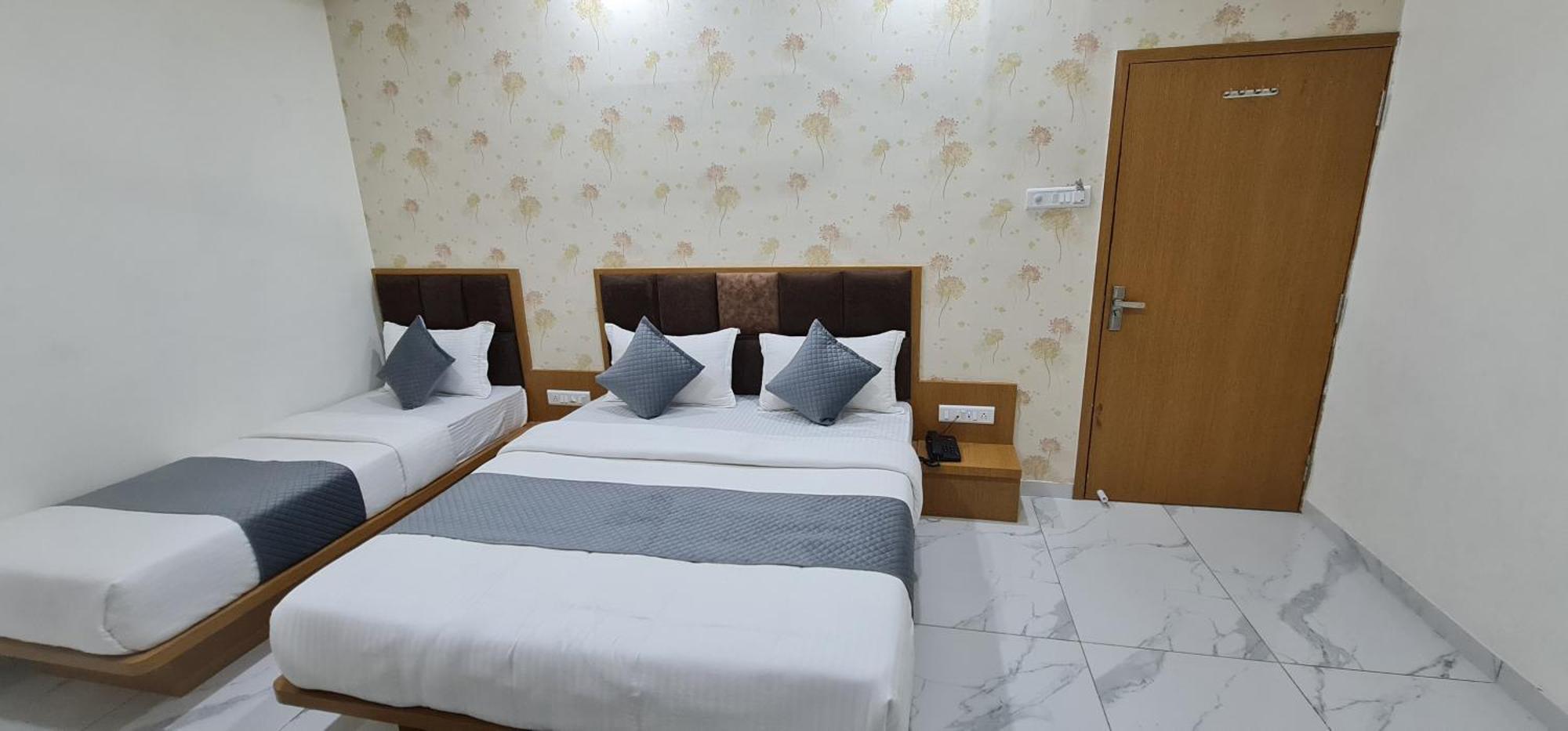 Hotel Vivan วาโดดารา ภายนอก รูปภาพ